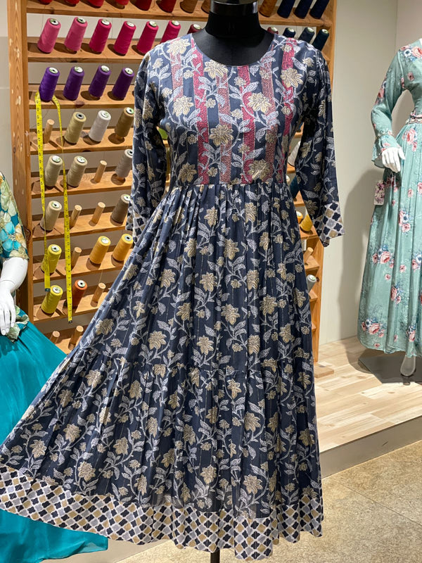 Grey Floral Zari Lines Tunic