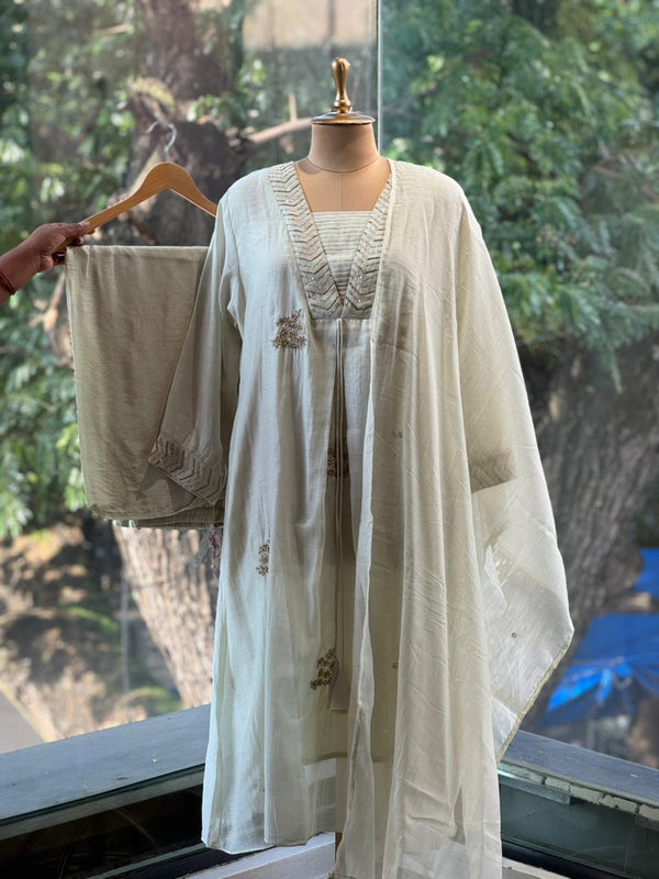 Half White Mul Dupatta Set