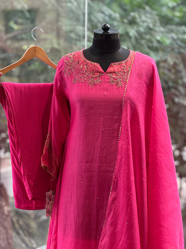 Pink Mul Tissue Neckline Suit