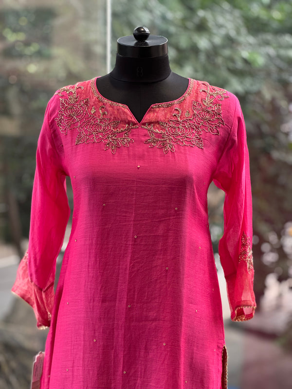 Pink Mul Tissue Neckline Suit
