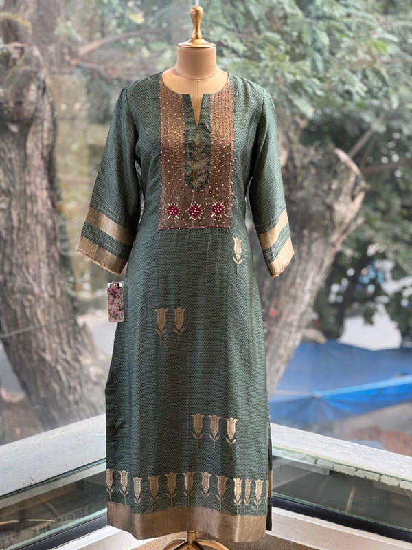 Green Hand Weaving Suit