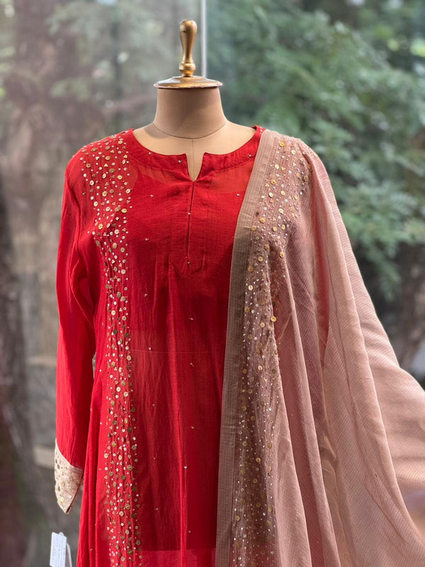 Red Mul Suit