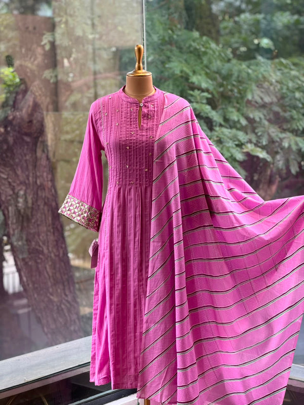 Pure Cotton Self-Weaving Lines Kurta Set with Kota Doria Dupatta