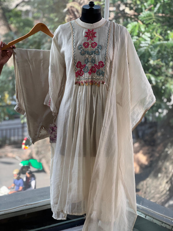 Off White Mul Suit